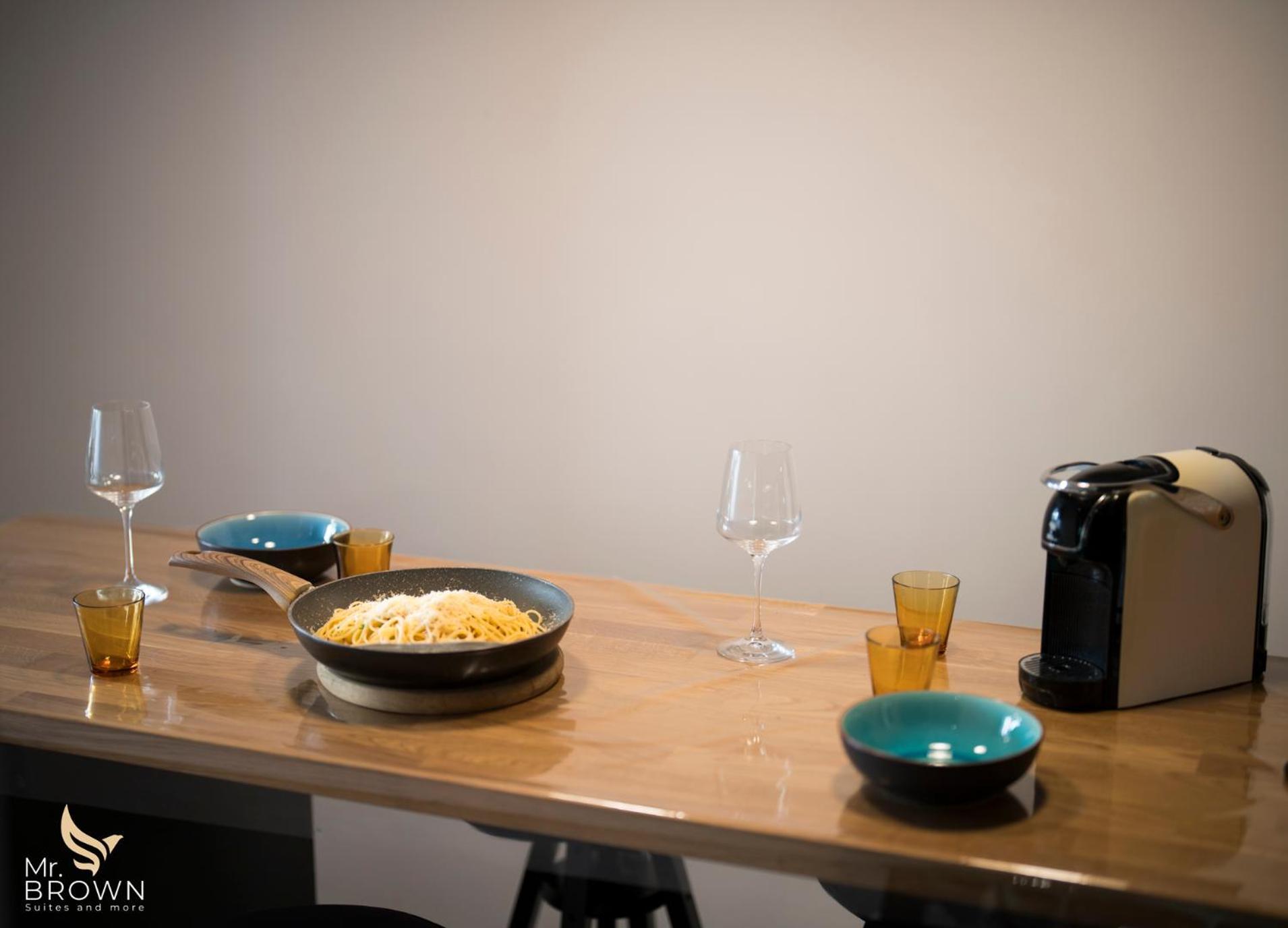 Mr Brown Home And Suites Рим Экстерьер фото